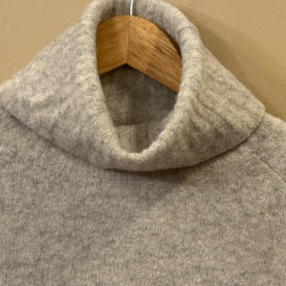 Aritzia Community Sweater Wool Yak Turtleneck Oversized Neutral Gray Size XS - Picture 6 of 12